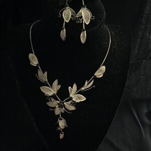 Elegant Silver Leaf Necklace and Earring Set